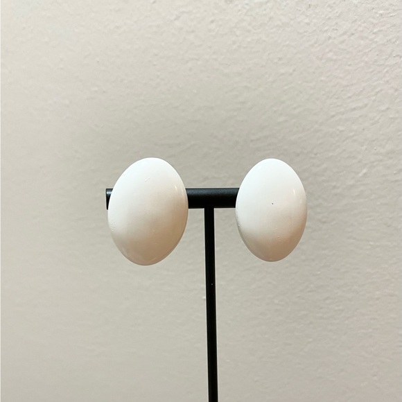 White, oval post earrings - Picture 1 of 10
